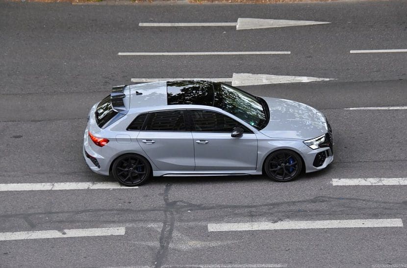 Audi RS 3 Sportback 8Y รุ่นปรับโฉม รถจริงถ่ายในยุโรปปี 2025 ใช้ประกอบข่าวราคาไทยปี 2026