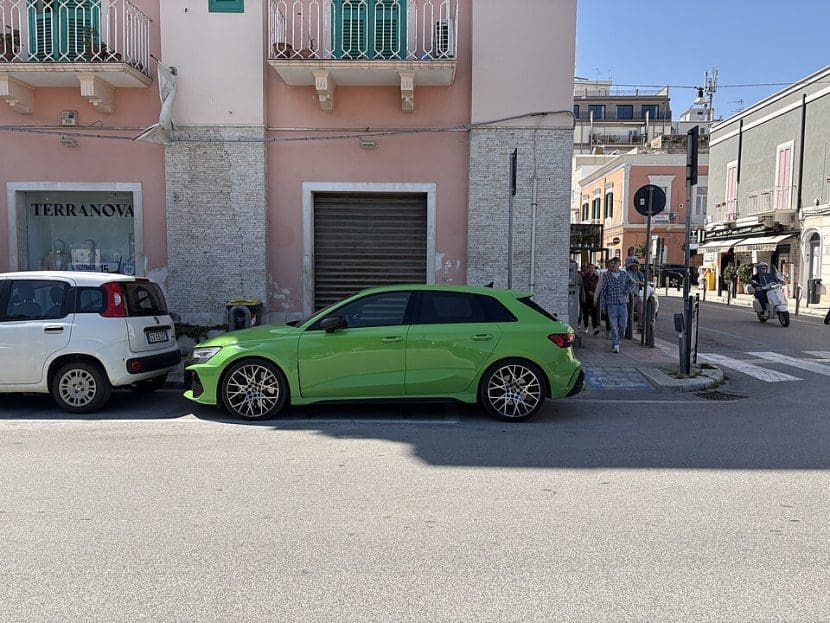 ภาพถ่ายจริง Audi RS 3 Sportback ตัวถัง 8Y สี Kyalami Green ในอิตาลีเดือนเมษายน 2026