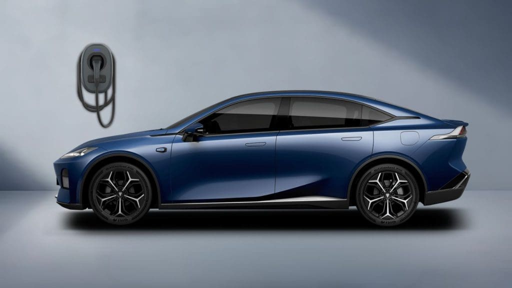 Deepal L073 | ยางรถยนต์ ราคาอัปเดต 2026 ครบทุกยี่ห้อ รวมยาง Ev | Autotirechecking Blue electric car parked indoors, plugged into a wall charger for charging.