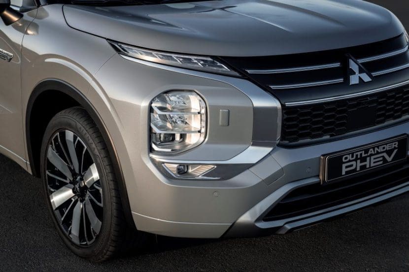 Mitsubishi Outlander8 | ยางรถยนต์ ราคาอัปเดต 2026 ครบทุกยี่ห้อ รวมยาง Ev | Autotirechecking