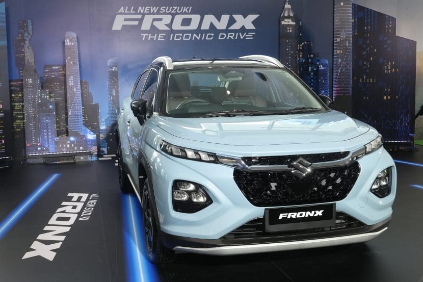 Suzuki Fronx 2026 รถจริงสีฟ้าหลังคาดำ | ยางรถยนต์ ราคาอัปเดต 2026 ครบทุกยี่ห้อ รวมยาง Ev | Autotirechecking Suzuki Fronx รถจัดแสดงสีฟ้า Ice Grayish Blue Metallic หลังคาดำ