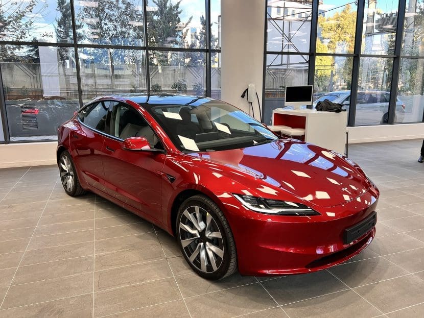 Tesla Model 3 รุ่นปรับปรุง ภาพภายนอก