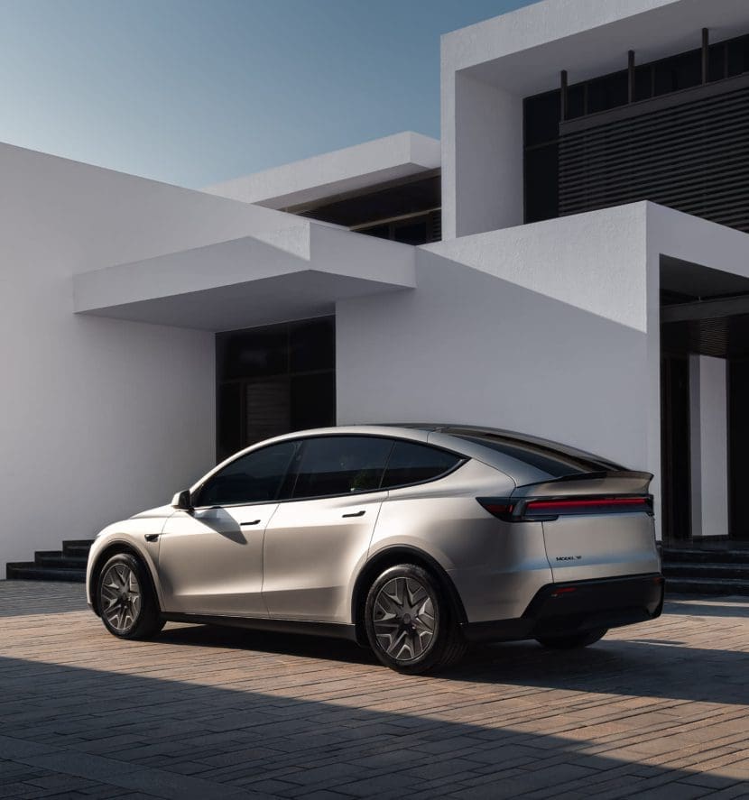 Tesla Model Y L ภาพประกอบข่าวโครงสร้างพื้นฐาน EV