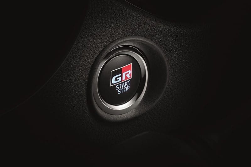 Toyota Chr Gr Sport 2022 | ยางรถยนต์ ราคาอัปเดต 2026 ครบทุกยี่ห้อ รวมยาง Ev | Autotirechecking