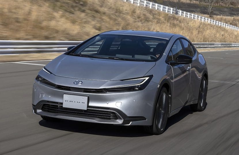 Toyota Prius 20251 | ยางรถยนต์ ราคาอัปเดต 2026 ครบทุกยี่ห้อ รวมยาง Ev | Autotirechecking