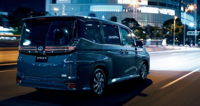 Toyota Voxy 202511 | ยางรถยนต์ ราคาอัปเดต 2026 ครบทุกยี่ห้อ รวมยาง Ev | Autotirechecking