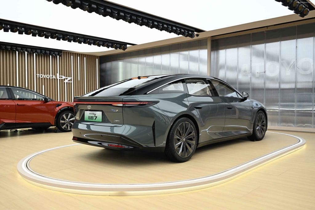 Toyota Bz72 | ยางรถยนต์ ราคาอัปเดต 2026 ครบทุกยี่ห้อ รวมยาง Ev | Autotirechecking