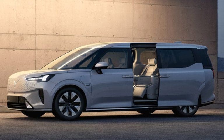 Volvo EM90