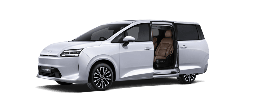 Wuling Darion Ev ประตูสไลด์และเบาะ Captain Seat | ยางรถยนต์ ราคาอัปเดต 2026 ครบทุกยี่ห้อ รวมยาง Ev | Autotirechecking Wuling Darion EV สีขาวเปิดประตูสไลด์ แสดงทางขึ้นลงและเบาะแถวสองแบบ Captain Seat